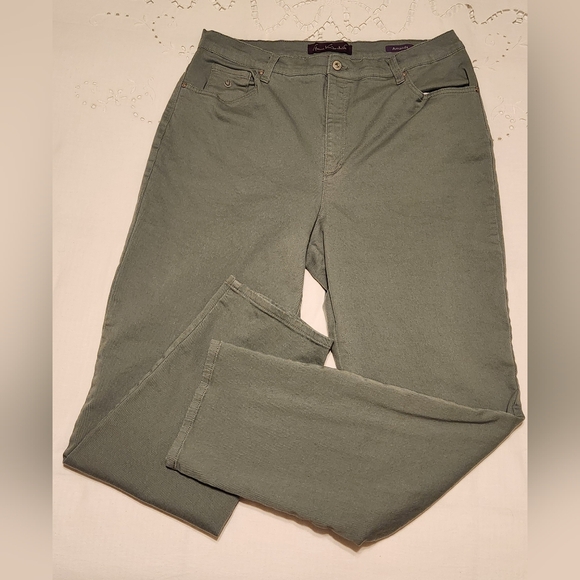 Gloria Vanderbilt® Amanda Classic Women's Straight Jeans (Sage Green 18L) - Picture 2 of 5